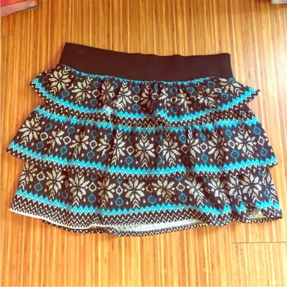 🍂🍁 Fall/Winter Vintage dELiA*s Black and Blue Tiered Ruffle Patterned Mini Skirt